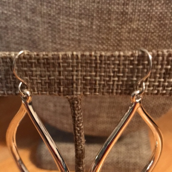 Silver tone dangle earrings, oval shape, lot Shirley - Picture 4 of 7